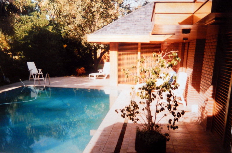 piscina y jardin