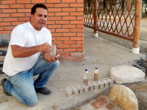 Pedro Ramírez Medina
Tu trabajo con los domos se suma a los que experimentan y difunden el fascinante arte del Superadobe.